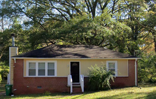 2 bed, 1 bath in Decatur!