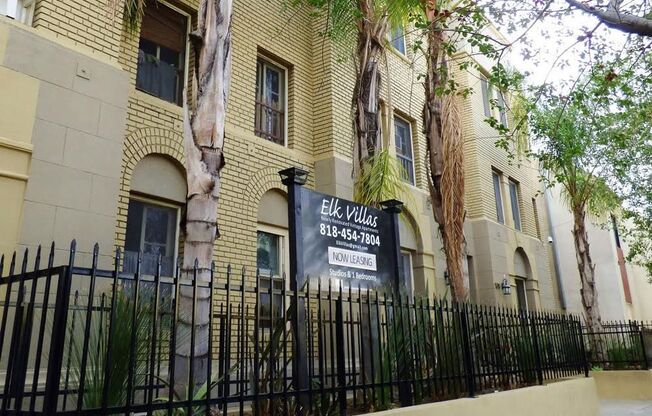 Studio, 1 bath, 400 sqft, $1,650, Unit 520-303