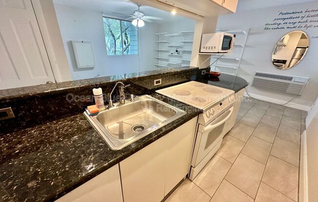 1301 S Howard Ave, B9