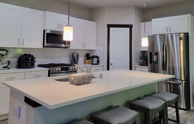 Available in May - 3bed home at The Reserve – Close to ferries, shopping and dining!