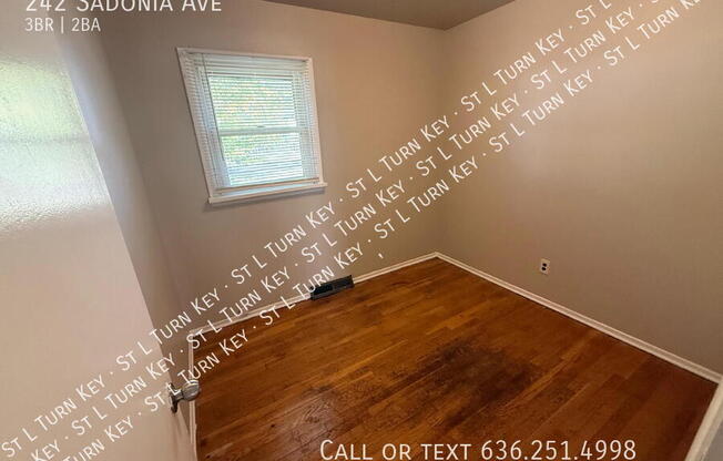 242 SADONIA AVE