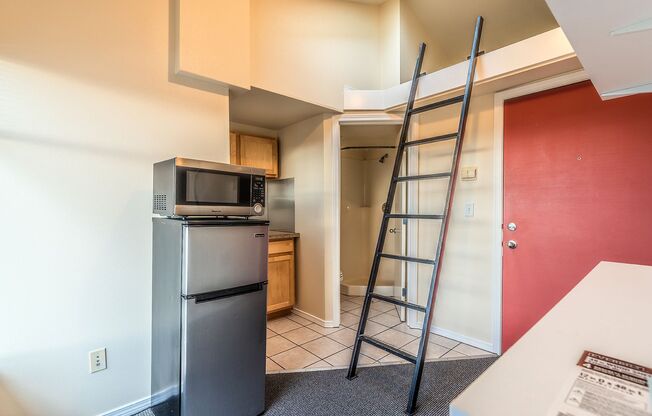 Studio, 1 bath, 140 sqft, $840, Unit B-6