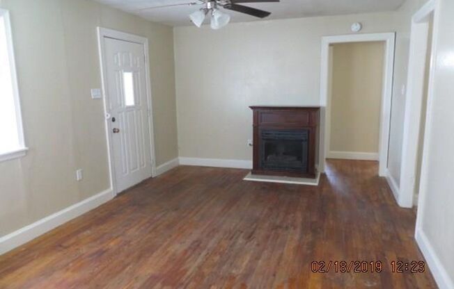 3 beds, 2 baths, $1,075