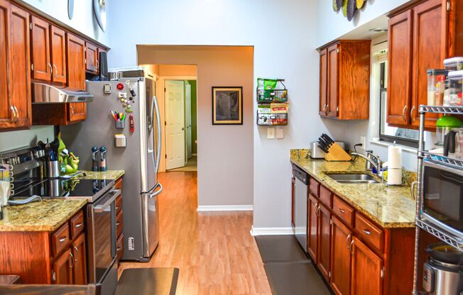 Nice 3 Bedroom 2 Bath Home in NW Countryside Neighborhood