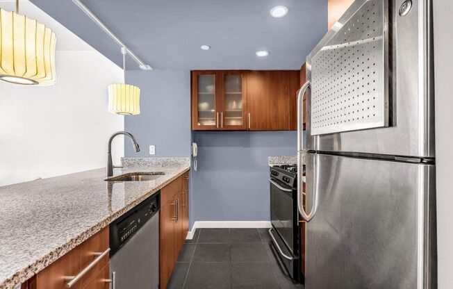 555 W 23 ST