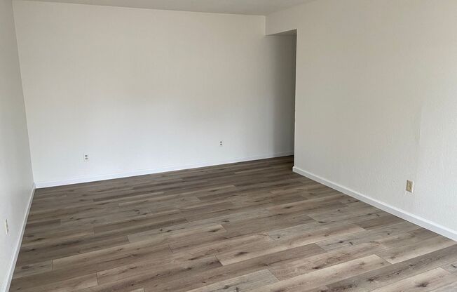 Duplex - Super clean 2 bdrm, 1 bath