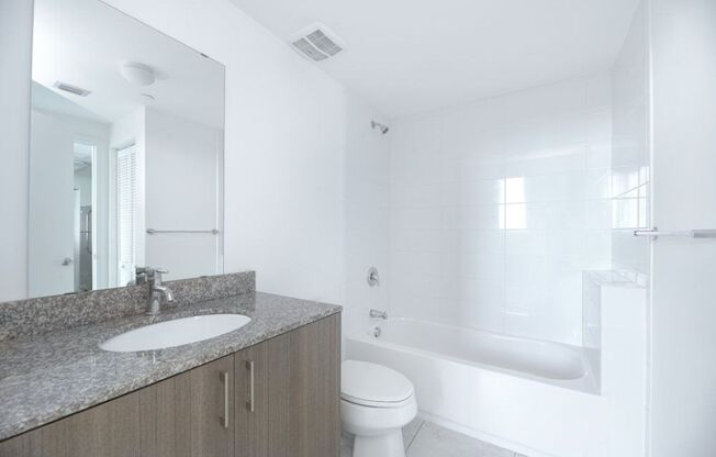 2 beds, 2 baths, 915 sqft, $2,500, Unit 306