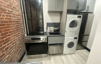 2 beds, 1 bath, $4,595, Unit 4