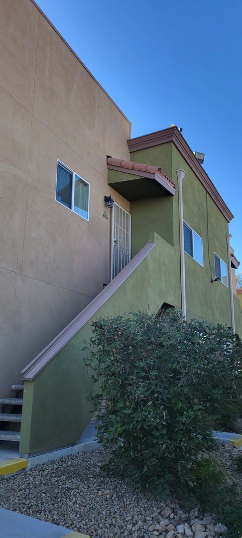 2 beds, 2 baths, $1,350, Unit # 203