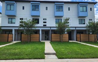 Beautiful 3-Bedroom, 3.5-Bathroom Townhome in Tampa