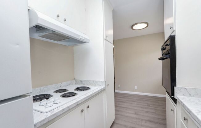 1 bed, 1 bath, 675 sqft, $1,995