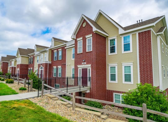 Lynbrook Apartments and Townhomes