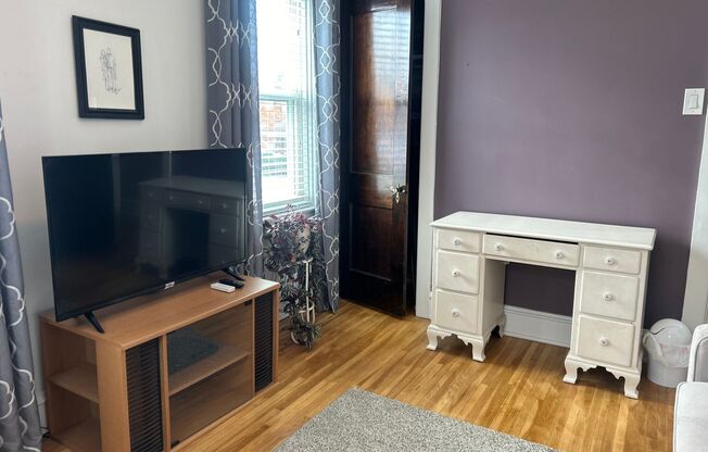 3 beds, 1 bath, $1,800