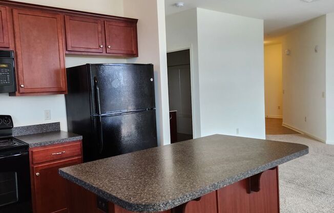 2 beds, 2 baths, 1,075 sqft, $1,680, Unit SU30263