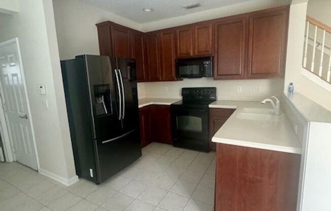 3 beds, 2.5 baths, $2,000