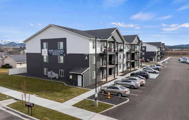 2 beds, 1 bath, 850 sqft, $1,495, Unit 301B