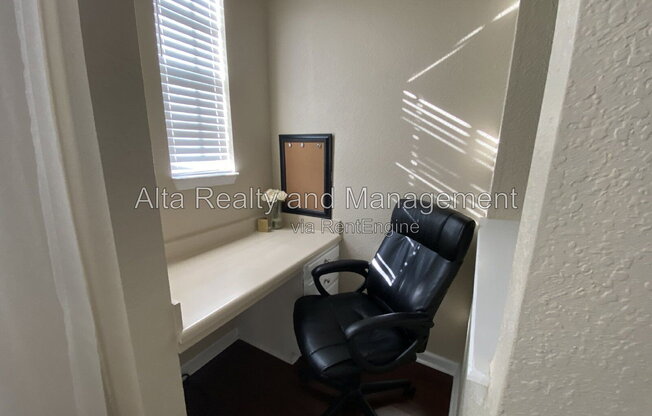 1 bed, 1 bath, 851 sqft, $1,300, Unit Apartment 2405
