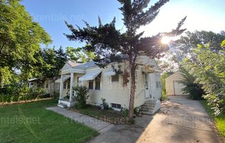 $900 - 2 bedroom / 1 bathroom - Beautiful single family home