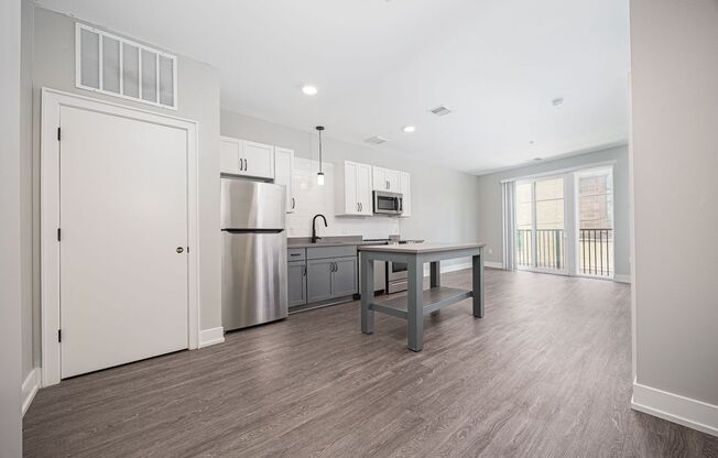 1 bed, 1 bath, 700 sqft, $1,195, Unit 410