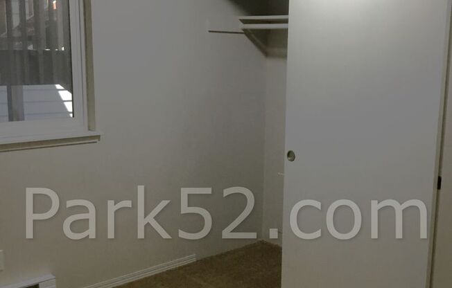 2 beds, 1 bath, $1,295, Unit 3602-01