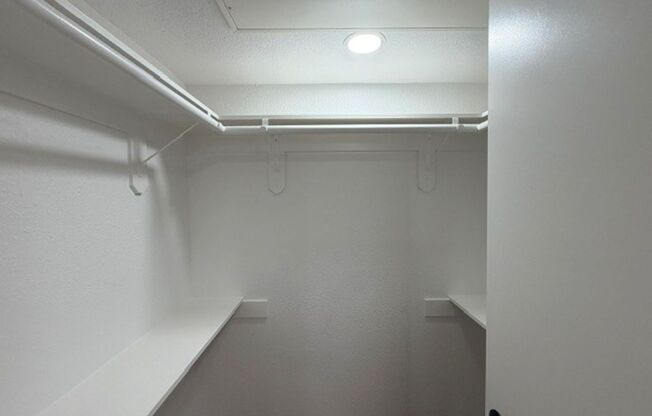 1 bed, 1 bath, 495 sqft, $2,405, Unit F-222