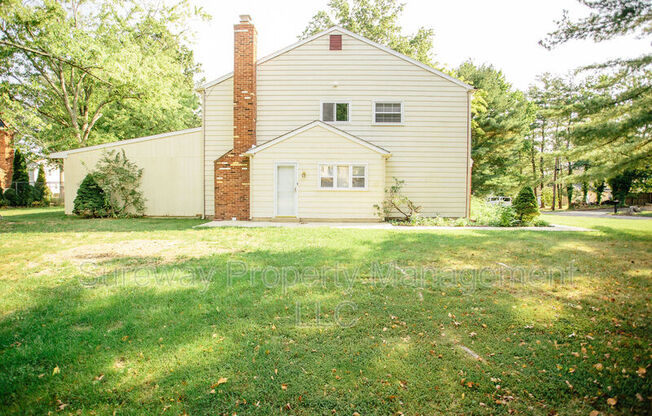 1016 EAGLE LN