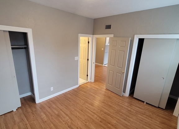 1 bed, 1 bath, $2,300, Unit BLD3-11