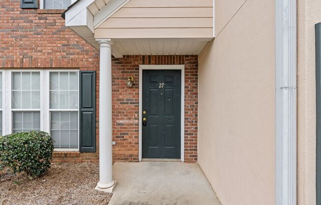 Freshly Renovated 2 BR, 2.5 BA Townhome Centrally Located between Downtown Greenville & Spartanburg