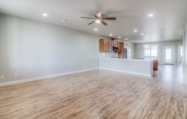 Beautiful, Open Concept Home in West Valley