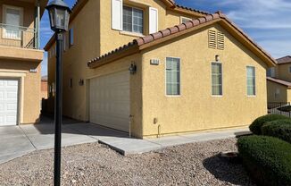 Gorgeous 2 story house in Gated Community 3br/2.5ba * Desert Breeze park!