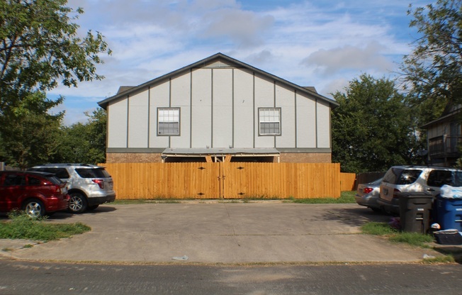 Meadow Field Ave. 5216
