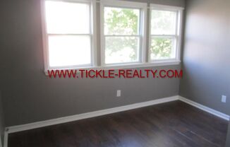 3 beds, 1 bath, $1,325, Unit 4