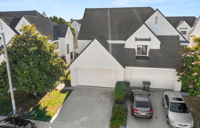 Welcome to this beautiful two-story townhouse located in the City of Oxnard.