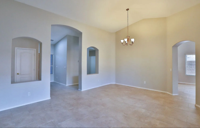 Beautiful 4-Bedroom Chandler Home with Prime Location!
