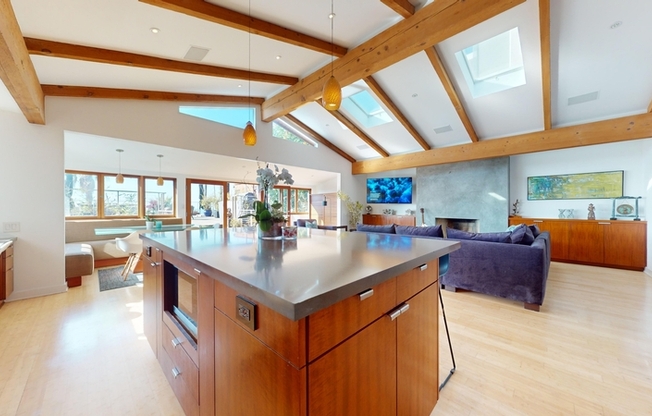 3205 BAYVIEW DR