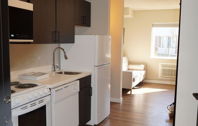 Furnished Apartments with flexible lease terms and unbeatable building amenities.