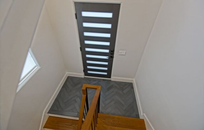Remodeled, Bright & Spacious, 2400 Sq Ft Detached Townhome w/ Amazing Ocean Views in Private Community Close to Shopping, Greenbelt, King Harbor Marina, Downtown HB  & Just 1/2 Mile to Beach!