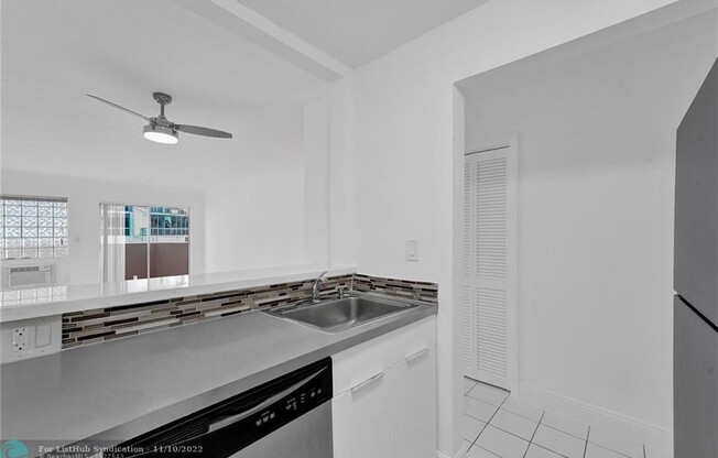 505 NE 30 ST