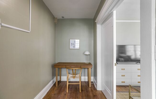 Fully furnished studio apartment!!