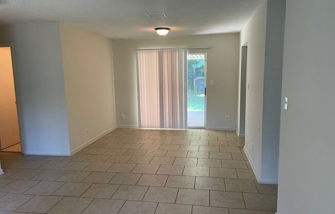 3 beds, 2 baths, $1,175