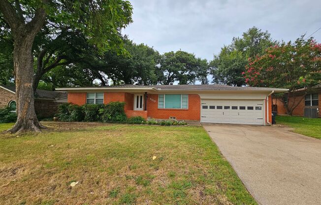 Don't miss your opportunity to rent this wonderful home in Arlington!