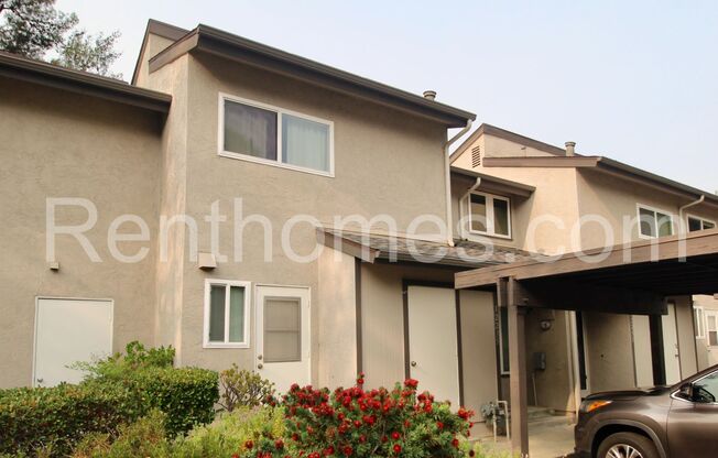 Poway, 12235 Wilsey Wy, AC, Full Size W/D, Lg Fenced Patio, 2 Community Pools.