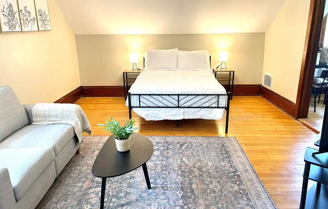 1 bed, 1 bath, $1,600, Unit #4