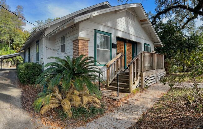 Freshly Remodeled 4 Bedroom 1.5 Bathroom Single Family Home Located Off of Park Ave. This Gem has over 2,800 SQ FT!