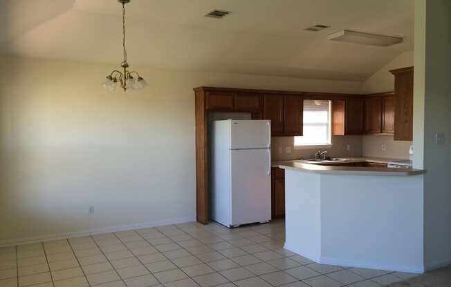 Duplex *LEASING SPECIAL AVAILABLE*