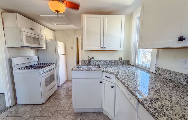 2 beds, 1 bath, 574 sqft, $1,495, Unit 103-105 Center Street, West Haven, CT 06516