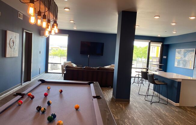 2 beds, 2 baths, 970 sqft, $2,150, Unit 301