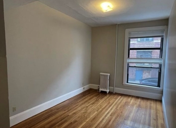 1 bed, 1 bath, 650 sqft, $2,700, Unit 105
