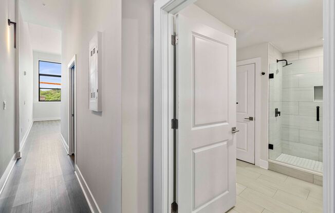 1 bed, 1 bath, 690 sqft, $1,275, Unit F303