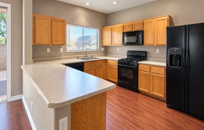 3 beds, 2.5 baths, $2,250